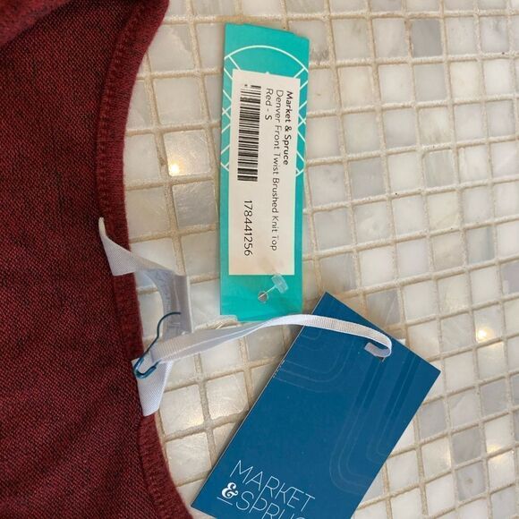 Market & Spruce Denver Front Twisted Knit Burgundy and Cream Color Block Sweater - Picture 4 of 5